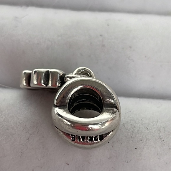 Pandora Fuchsia Four Leaf Clover Charm - Picture 2 of 5